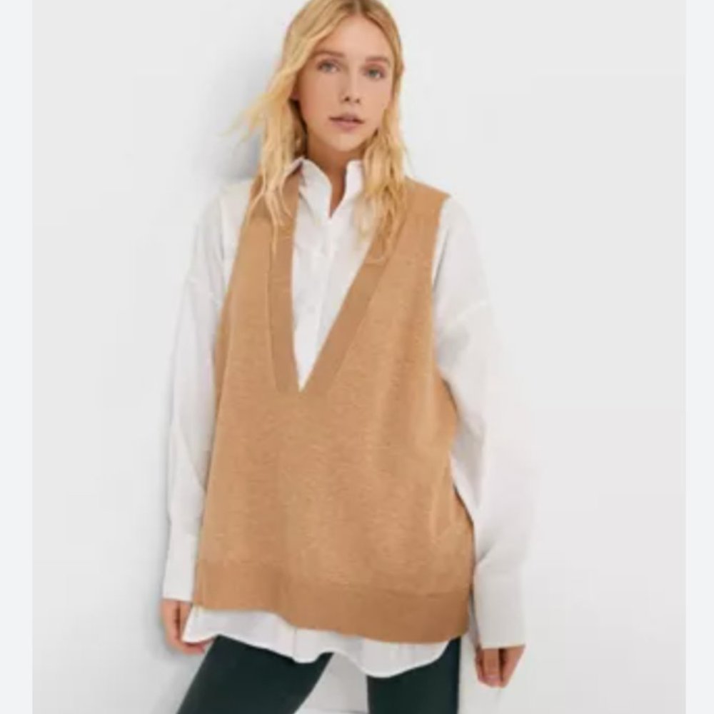 Oversized V-Neck Vest in Camel